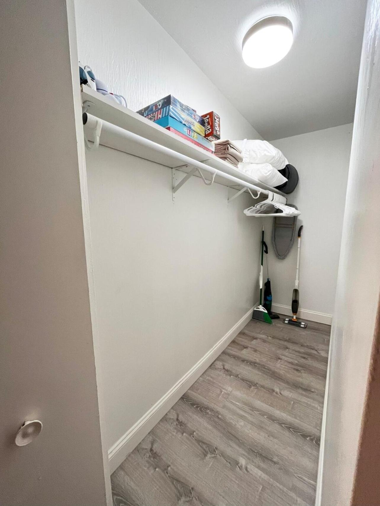 Local Modern Getaway - Ground Floor Apartment คลีฟแลนด์ ภายนอก รูปภาพ
